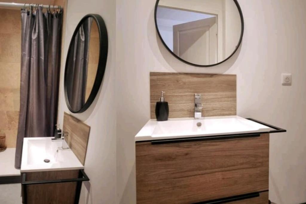 Appartement Balneo Et Sauna Prives The Red Room موجيو المظهر الخارجي الصورة